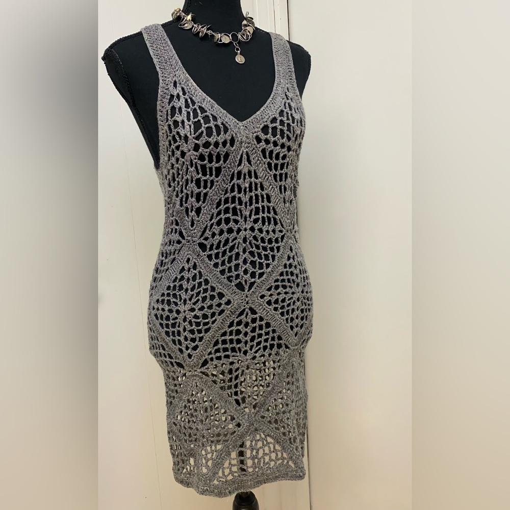 I Love H81 gray sleeveless Crochet dress Size L pre-owned in good condition